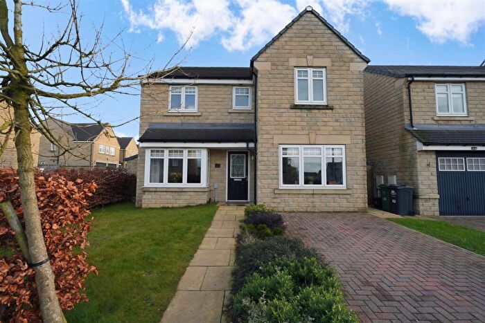 4 Bedroom House For Sale In Pennine Avenue, Blackley, HX5