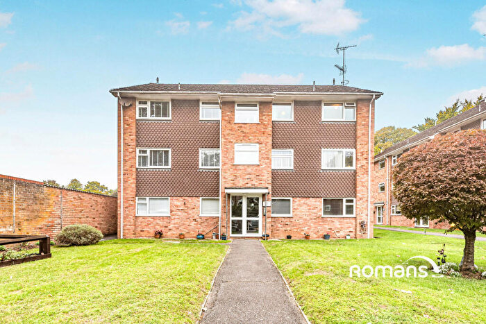 2 Bedroom Flat To Rent In Liebenrood Road, Reading, Berkshire, RG30