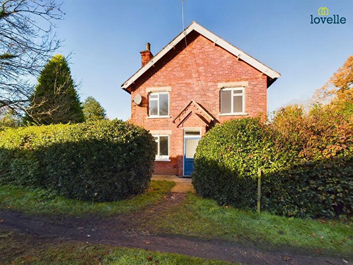 3 Bedroom Semi-Detached House For Sale In Market Rasen Road, Holton Le Moor, LN7