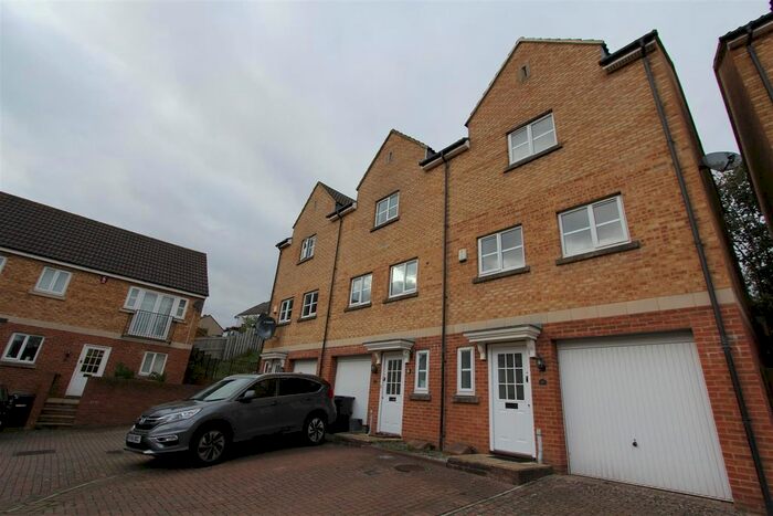 4 Bedroom Property To Rent In Blue Falcon Road, Kingswood, Bristol, BS15