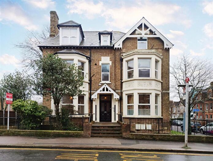 1 Bedroom Flat To Rent In Church Hill, Walthamstow, E17