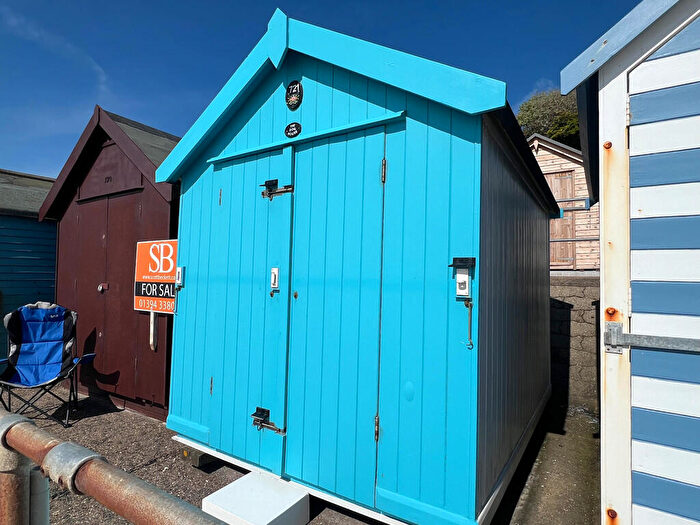 Chalet For Sale In Beach Hut Front Row, IP11