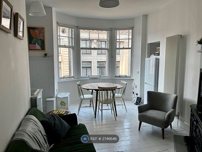 2 Bedroom Flat To Rent In Bread Street, Edinburgh, EH3