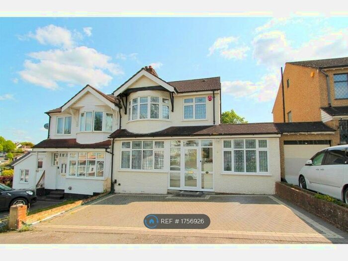 4 Bedroom Semi-Detached House To Rent In Harrow Road, Carshalton, SM5