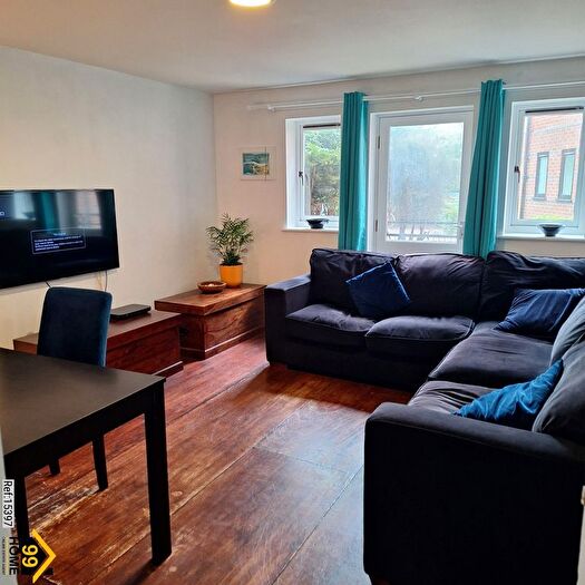 1 Bedroom Flat For Sale In Blake Close, London, W10