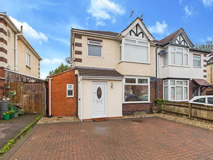 4 Bedroom Semi Detached House For Sale In Southfield Road, Gloucester, GL4