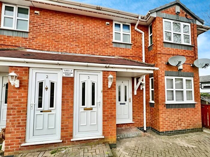 2 Bedroom Flat To Rent In Earnshaw Close, Ashton-under-Lyne, Greater Manchester, OL7
