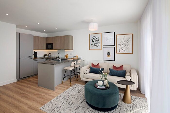 2 Bedroom Flat For Sale In Edgware Road, Hendon, NW9