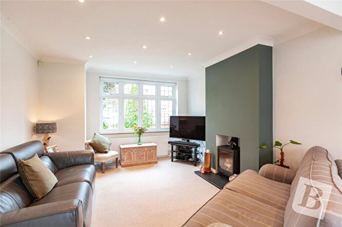 3 Bedroom Semi-Detached House For Sale In Helmsdale Road, Romford, RM1