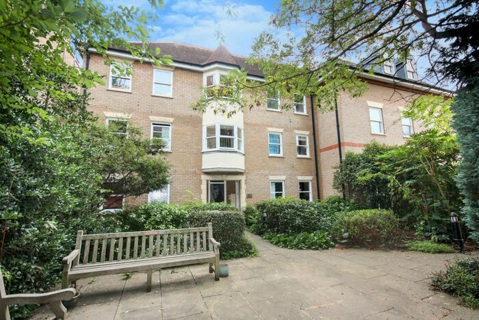 1 Bedroom Apartment To Rent In Cathedral Walk, Chelmsford, CM1