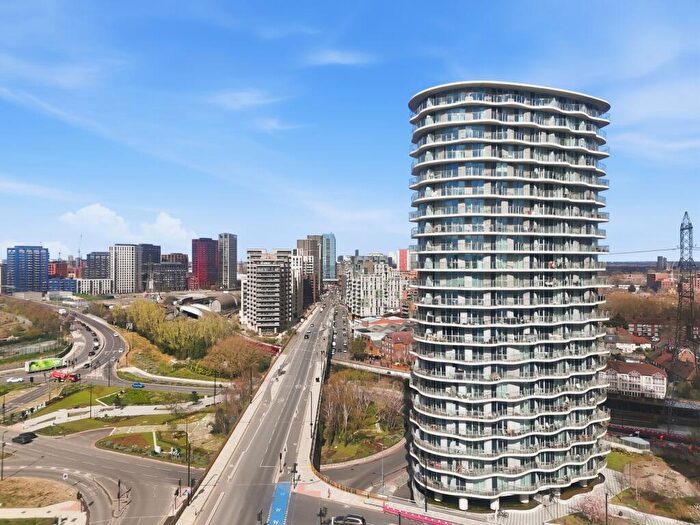 1 Bedroom Flat For Sale In Hoola Building, Royal Docks, E16