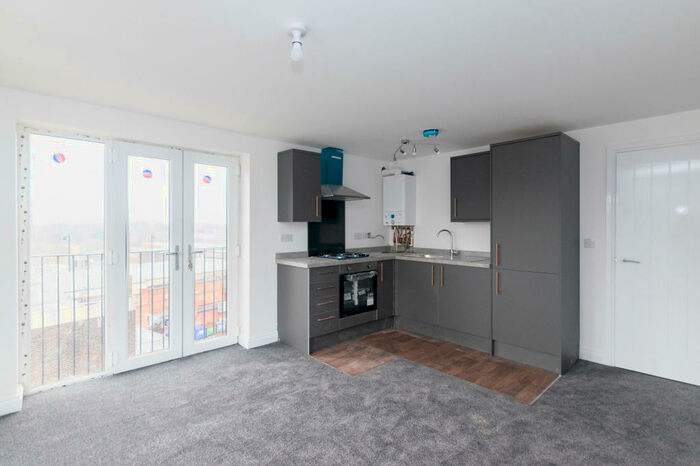 2 Bedroom Flat To Rent In Low Gables, Hall Road, Armley, LS12