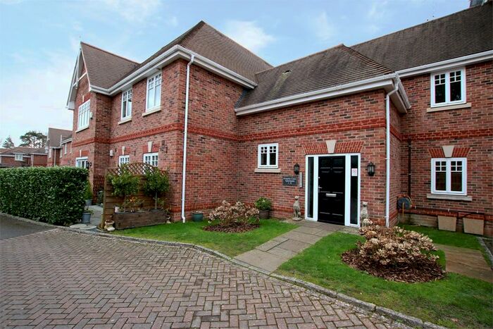 2 Bedroom Flat To Rent In Kingsley Court, Kingsley Place, Wokingham, RG41