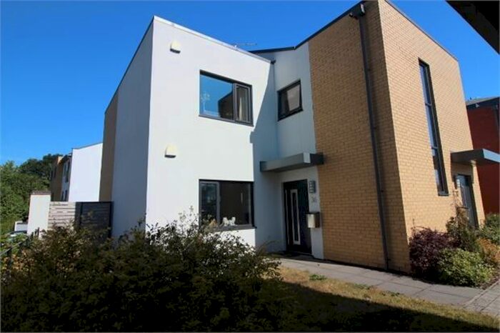 2 Bedroom Flat To Rent In The Chase, Topsham, Devon., EX3