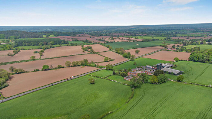 5 Bedroom Farm House For Sale In Oak Farm, Broxton, CH3