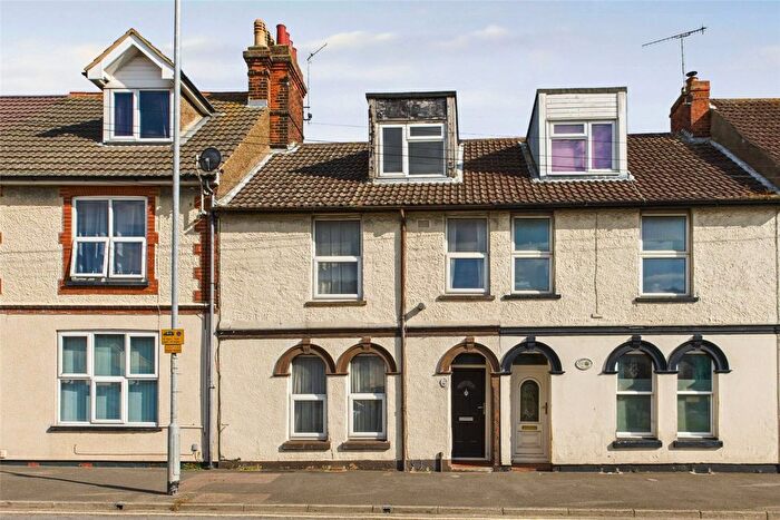 4 Bedroom Terraced House For Sale In Langer Road, Felixstowe, Suffolk, IP11