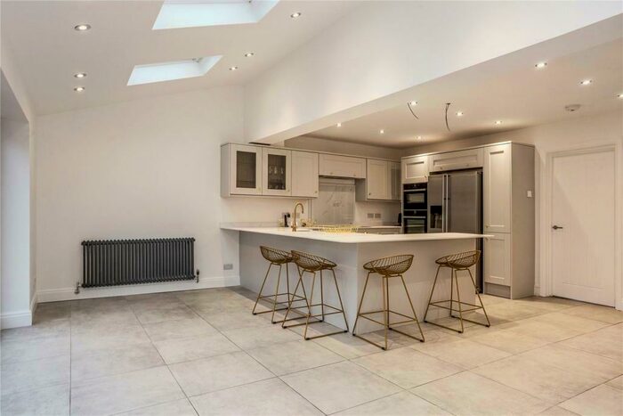 4 Bedroom Property To Rent In Alleyn Road, London, SE21