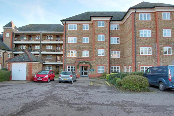2 Bedroom Retirement Property To Rent In Newsholme Drive, London, N21