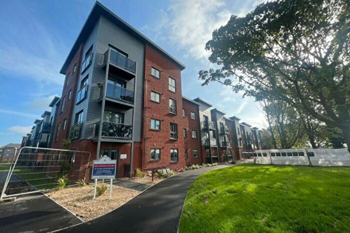 2 Bedroom Apartment For Sale In Newman Square, The Green, Shirley, B90