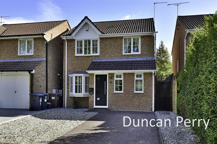 3 Bedroom Detached House For Sale In Lawrence Avenue, Stanstead Abbotts, Ware, SG12