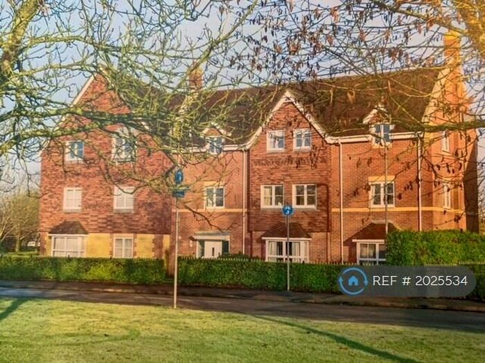 2 Bedroom Flat To Rent In Ottawa Drive, Liphook, GU30