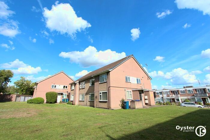 3 Bedroom Flat To Rent In Dene Gardens, Stanmore, HA7