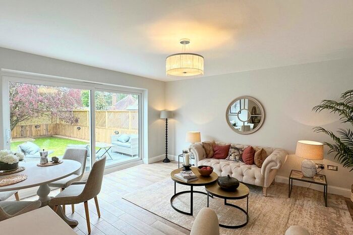 2 Bedroom Bungalow For Sale In Chantry Close, Bishop's Stortford, CM23