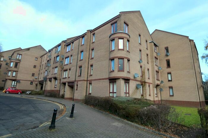 2 Bedroom Flat To Rent In Upper Craigs, Stirling, FK8