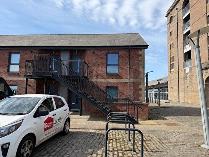 2 Bedroom Flat To Rent In Quayside Mews, Dundee, DD1