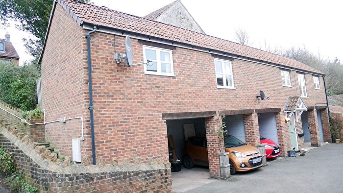 2 Bedroom Property To Rent In High Street, Ilminster, TA19