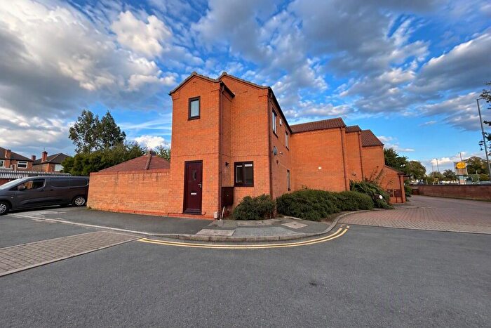 2 Bedroom House To Rent In Beechdale Court, Bilborough, NG8