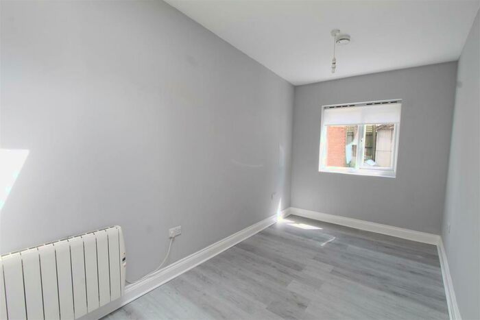 Studio To Rent In Dunvegan Road, Eltham, SE9