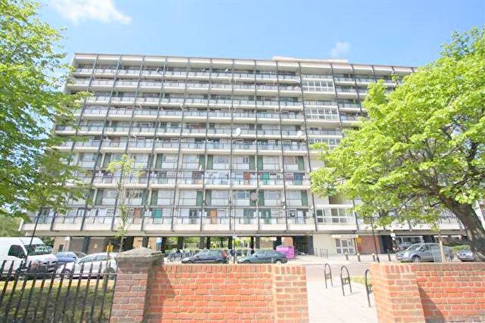 2 Bedroom Flat To Rent In Thornfield House, Rosefield Gardens, Canary Wharf, Westferry, Poplar, Limehouse, London, E14