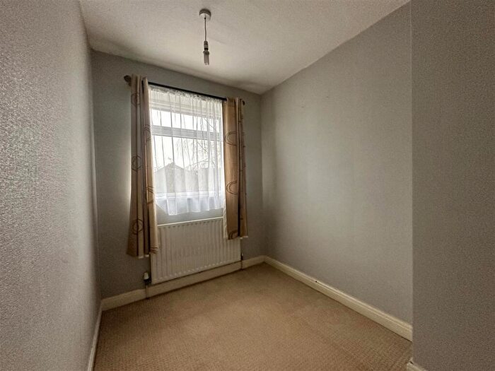 3 Bedroom Semi-Detached House To Rent In Ellesmere Avenue, Derby, DE24