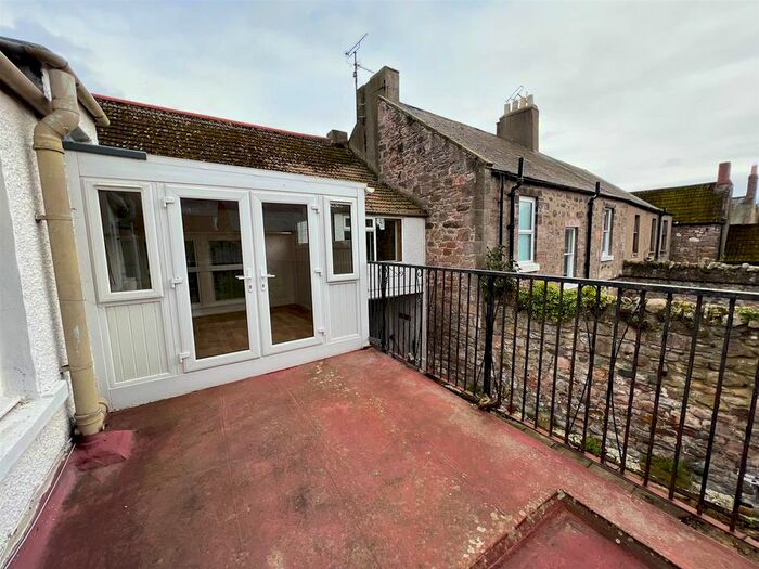 3 Bedroom Flat For Sale In Castlegate, Berwick-Upon-Tweed, TD15