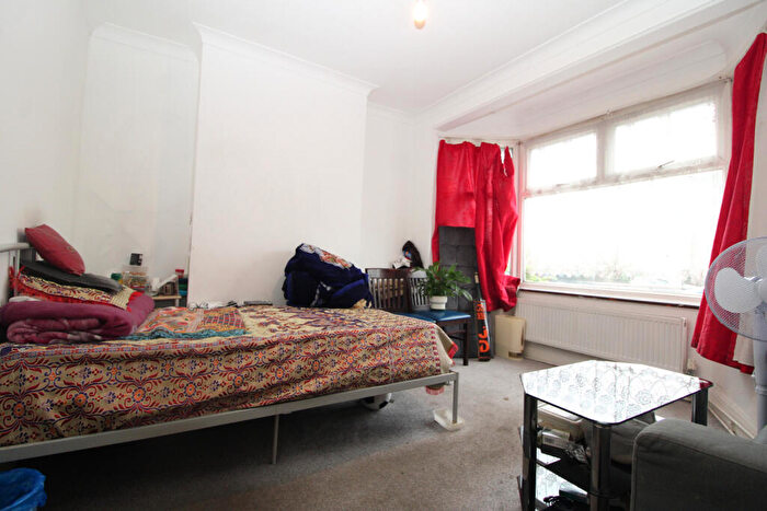 3 Bedroom Terraced House For Sale In North Circular Road, NW2