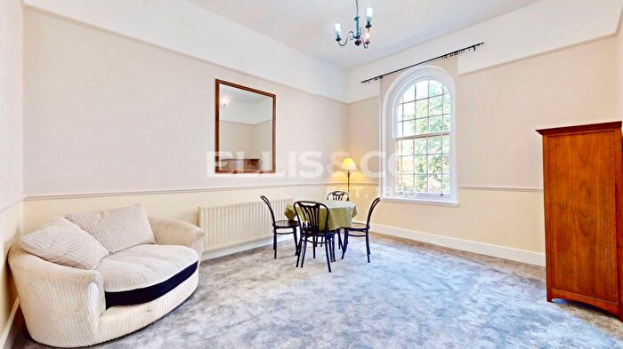 1 Bedroom Flat To Rent In West Park Road, Southall, UB2