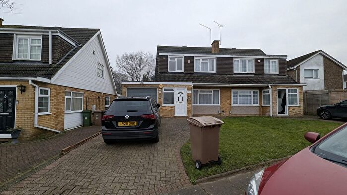 3 Bedroom Semi Detached House To Rent In Trimley Close, Luton, LU4