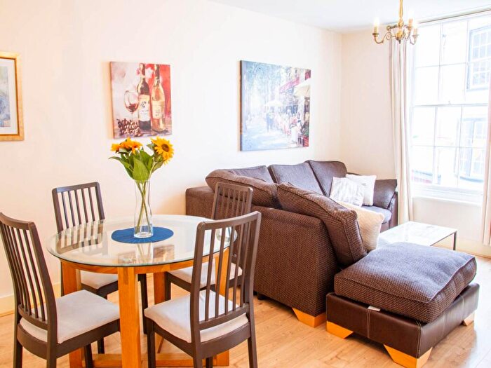 2 Bedroom Flat To Rent In Sun Street, Canterbury, Kent, CT1