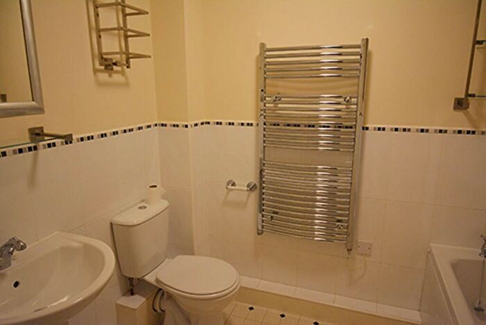 2 Bedroom Apartment To Rent In Oakwood Drive, Worsley, M28