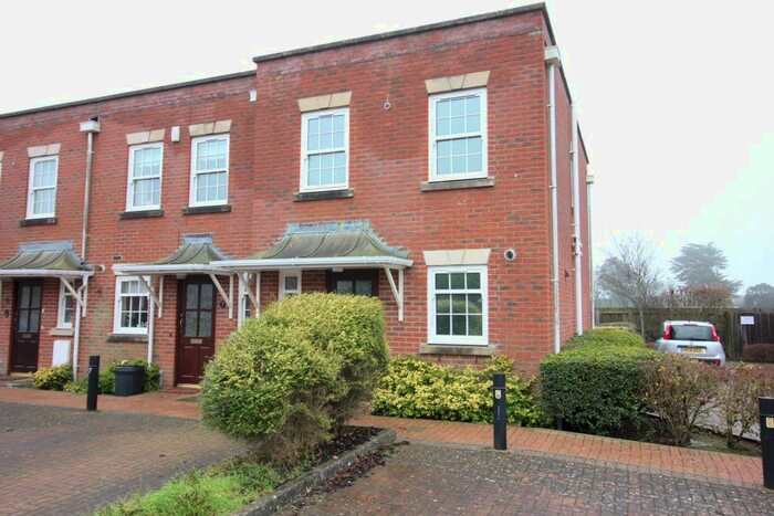 3 Bedroom Semi-Detached House To Rent In Atkinson Close, Barton On Sea, BH25