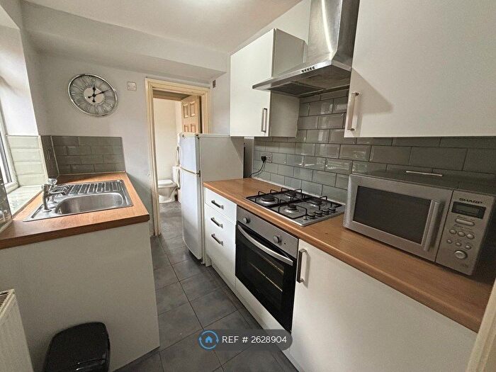 1 Bedroom Flat To Rent In St. Marys Crescent, Doncaster, DN1