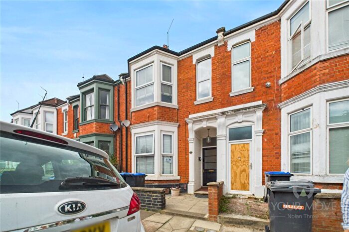 Flat To Rent In Birchfield Road, Northampton, NN1