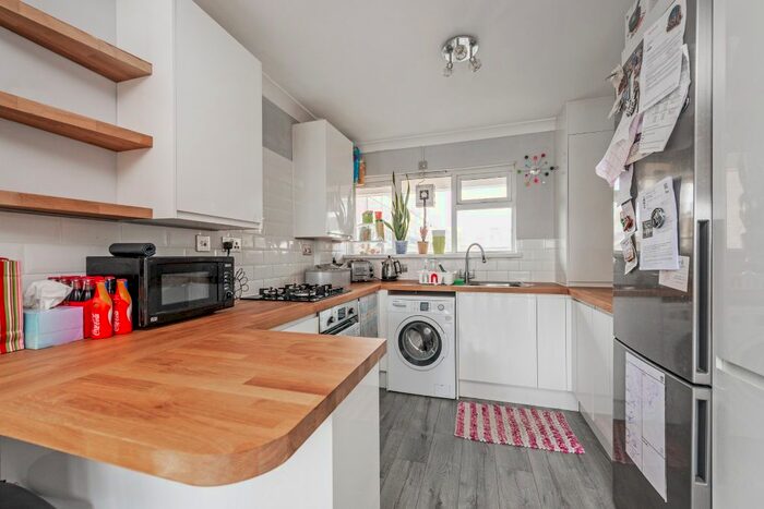 3 Bedroom Maisonette To Rent In Leyton Grange Estate, London, E10