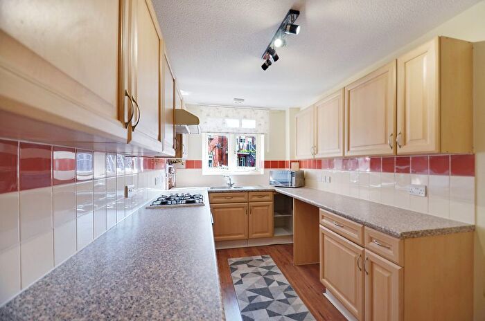 2 Bedroom Flat For Sale In Staines Road, Hounslow, TW4