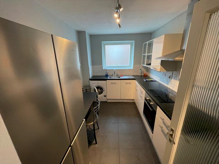 1 Bedroom Flat To Rent In Torrington Park, Finchley, N12