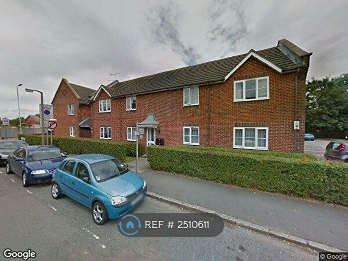 1 Bedroom Flat To Rent In Kennett Court, Watford, WD18