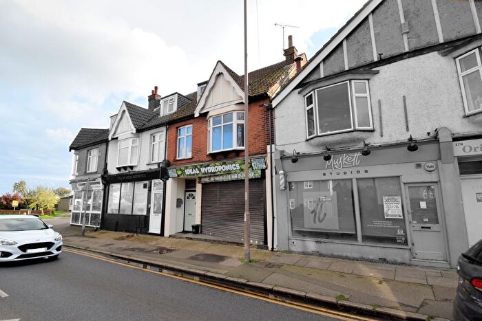 2 Bedroom Flat To Rent In London Road, Benfleet, SS7