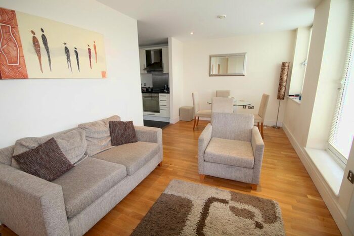 1 Bedroom Flat To Rent In 73A Drayton Park, London N5