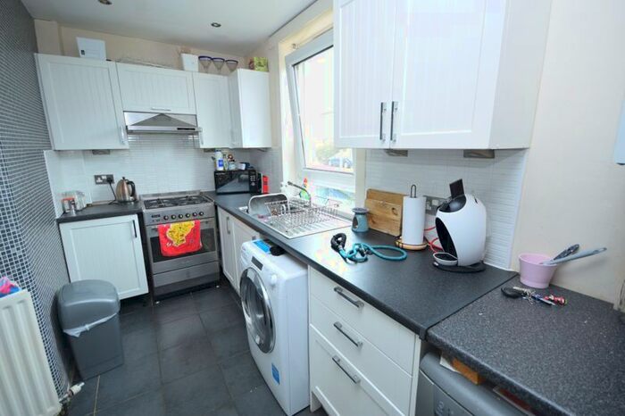 2 Bedroom Flat For Sale In Dick Crescent, Burntisland, KY3
